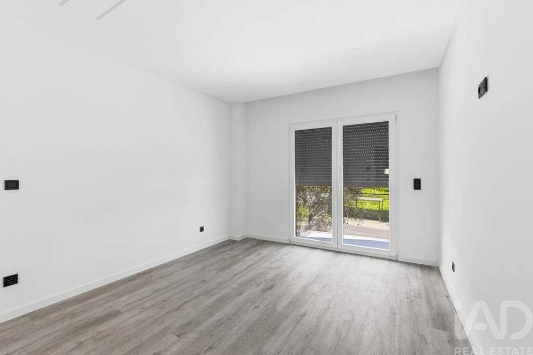 Apartamento T4 para Venda em Santa Iria de Azoia, São João da Talha e Bobadela Foto 14