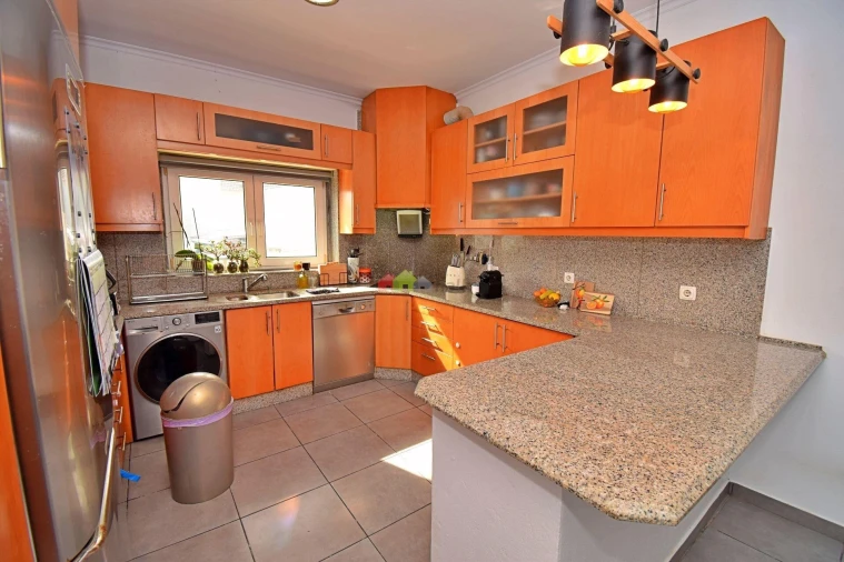 Moradia T5 para Venda em Colares Foto 10