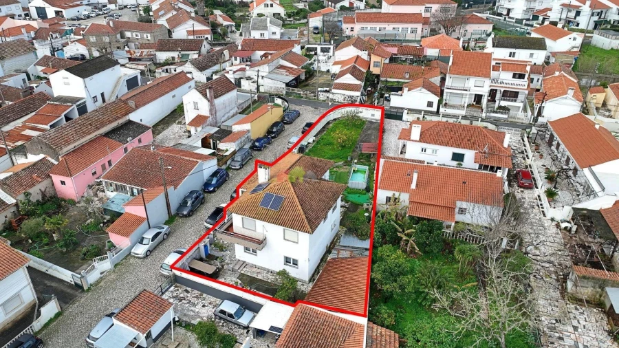 Moradia T5 para Venda em Colares Foto 2