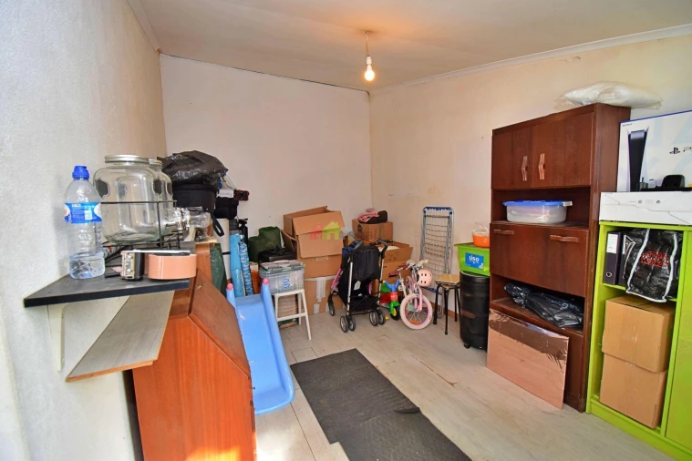 Moradia T5 para Venda em Colares Foto 60