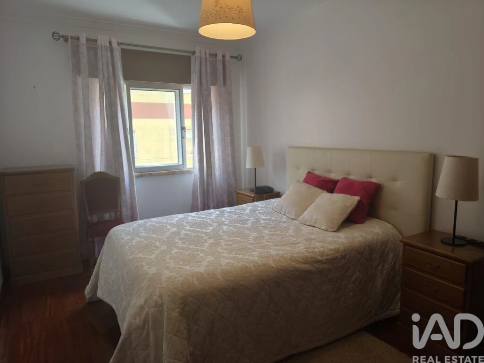 Apartamento T2 para Venda em Agualva e Mira-Sintra Foto 16