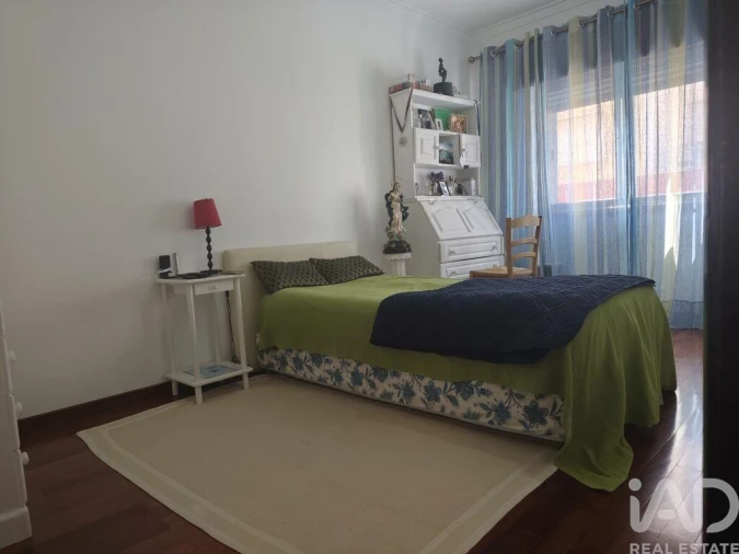 Apartamento T2 para Venda em Agualva e Mira-Sintra Foto 8
