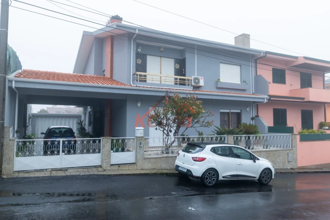 Moradia T4 para Venda em Coronado (São Romão e São Mamede) Foto 2