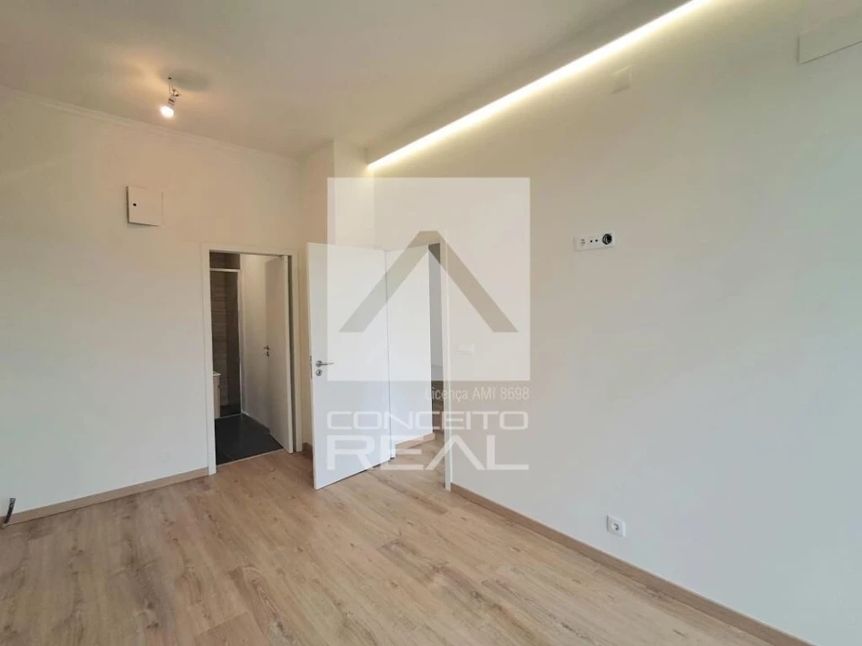 Loja para Venda em Custóias, Leça do Balio e Guifões Foto 6