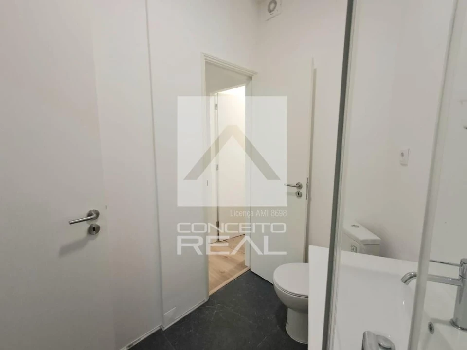 Loja para Venda em Custóias, Leça do Balio e Guifões Foto 9