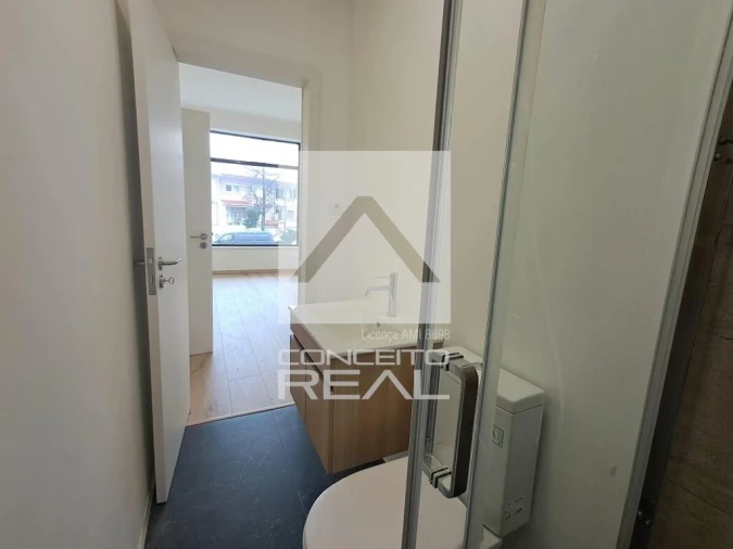 Loja para Venda em Custóias, Leça do Balio e Guifões Foto 7