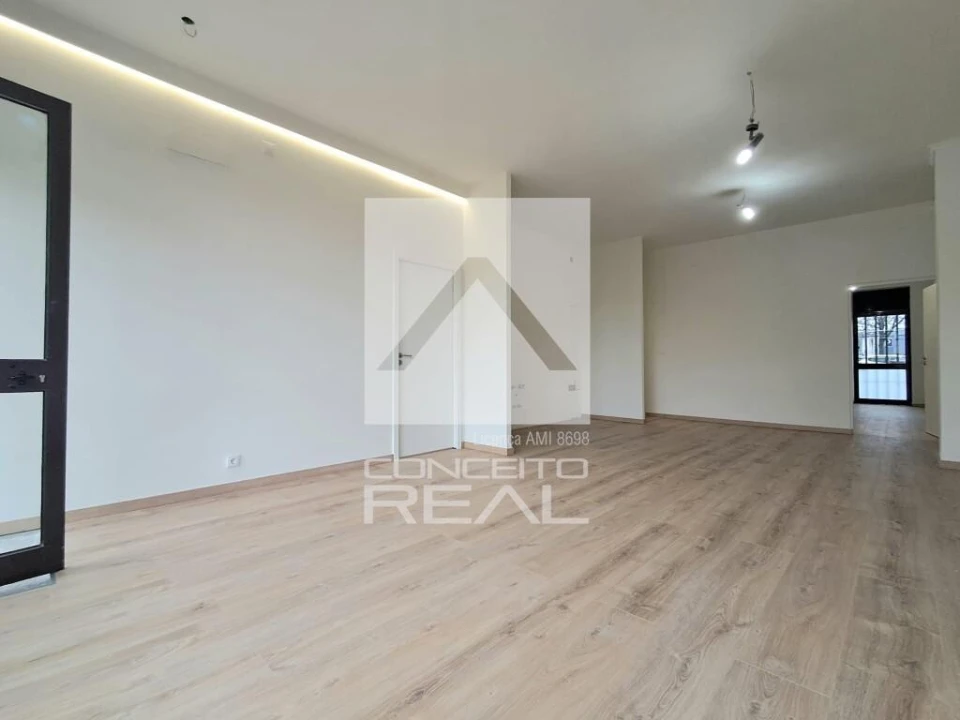 Loja para Venda em Custóias, Leça do Balio e Guifões Foto 3