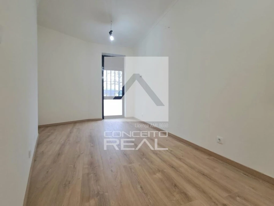 Loja para Venda em Custóias, Leça do Balio e Guifões Foto 16