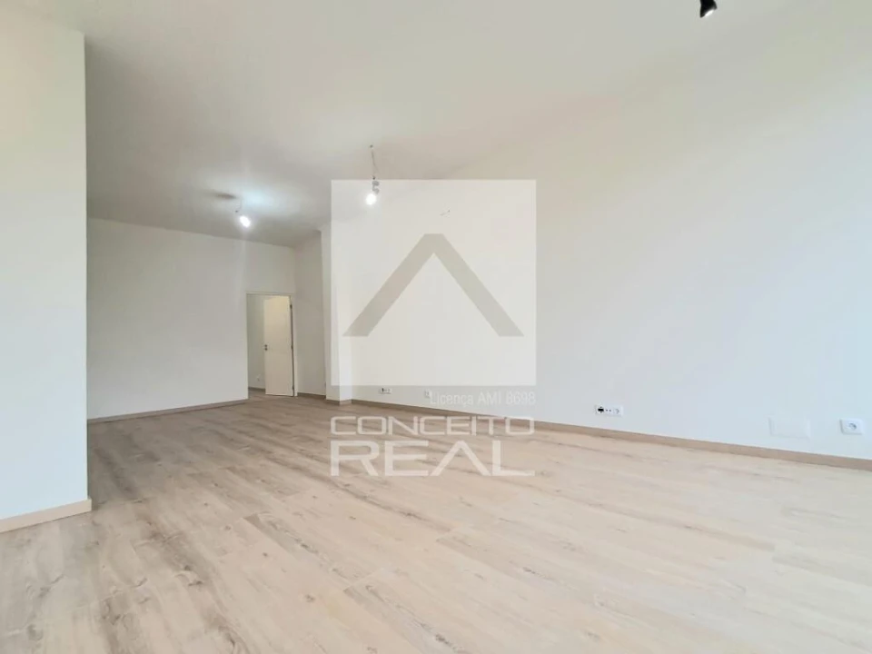 Loja para Venda em Custóias, Leça do Balio e Guifões Foto 5