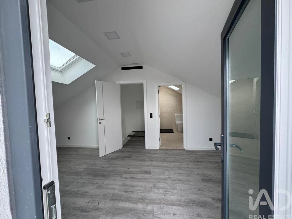 Apartamento T4 para Venda em Santa Iria de Azoia, São João da Talha e Bobadela Foto 24