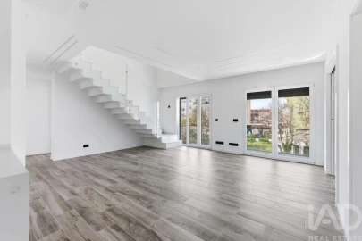 Apartamento T4 para Venda em Santa Iria de Azoia, São João da Talha e Bobadela