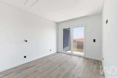 Apartamento T4 para Venda em Santa Iria de Azoia, São João da Talha e Bobadela