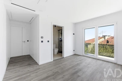 Apartamento T4 para Venda em Santa Iria de Azoia, São João da Talha e Bobadela