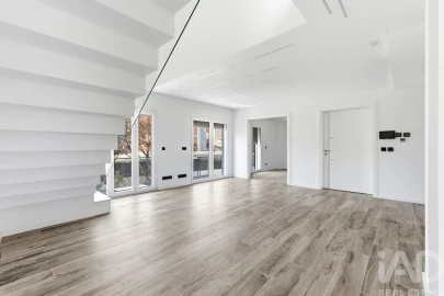 Apartamento T4 para Venda em Santa Iria de Azoia, São João da Talha e Bobadela