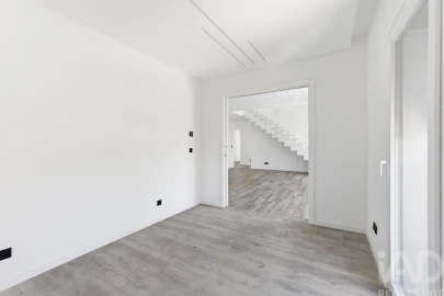 Apartamento T4 para Venda em Santa Iria de Azoia, São João da Talha e Bobadela