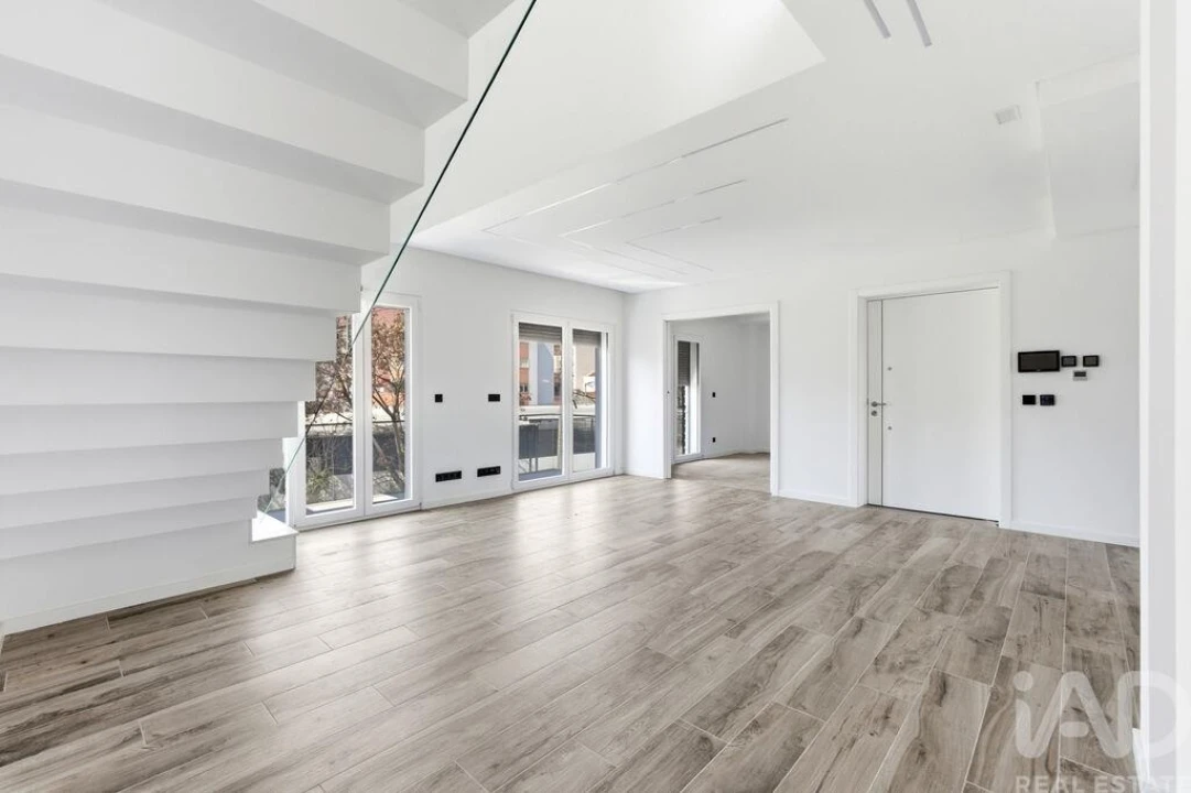 Apartamento T4 para Venda em Santa Iria de Azoia, São João da Talha e Bobadela Foto 12