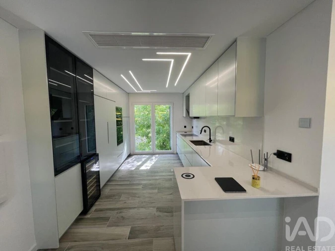 Apartamento T4 para Venda em Santa Iria de Azoia, São João da Talha e Bobadela Foto 3