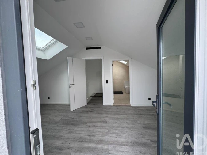 Apartamento T4 para Venda em Santa Iria de Azoia, São João da Talha e Bobadela Foto 24