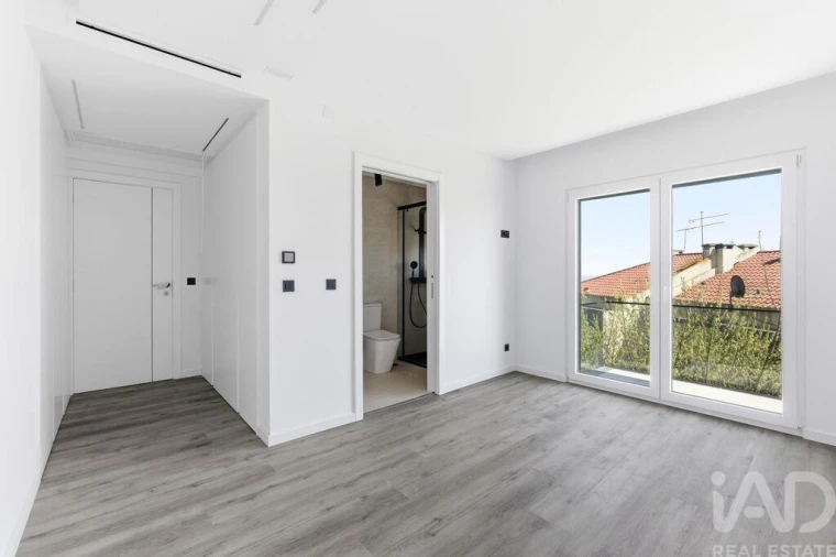 Apartamento T4 para Venda em Santa Iria de Azoia, São João da Talha e Bobadela Foto 21