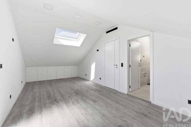 Apartamento T4 para Venda em Santa Iria de Azoia, São João da Talha e Bobadela Foto 23