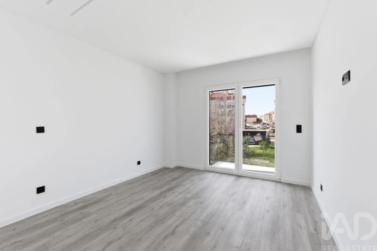 Apartamento T4 para Venda em Santa Iria de Azoia, São João da Talha e Bobadela Foto 14