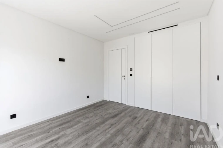 Apartamento T4 para Venda em Santa Iria de Azoia, São João da Talha e Bobadela Foto 15