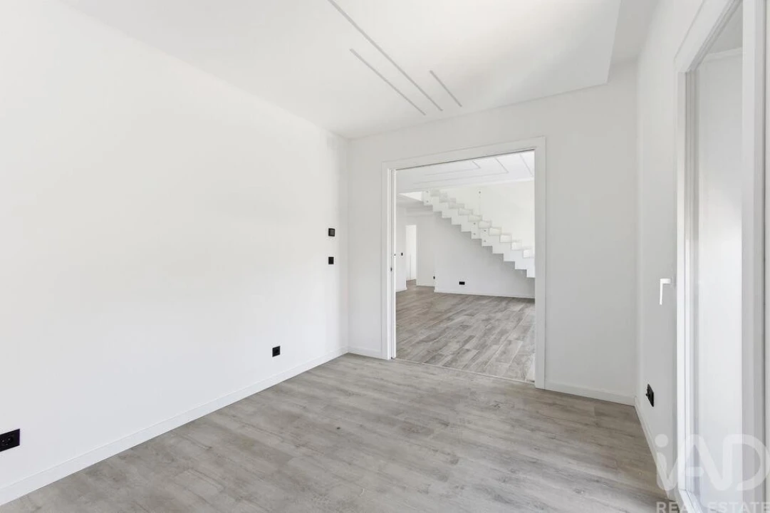 Apartamento T4 para Venda em Santa Iria de Azoia, São João da Talha e Bobadela Foto 6