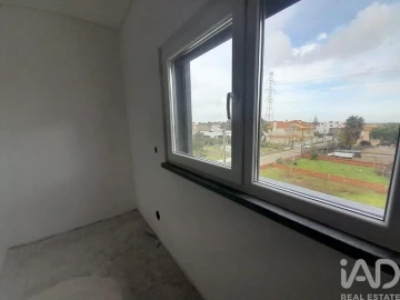 Moradia T4 para Venda em Fernao Ferro
