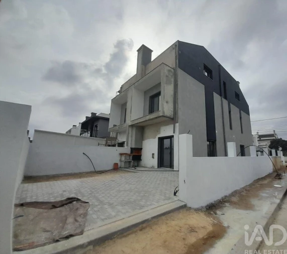 Moradia T4 para Venda em Fernao Ferro Foto 23