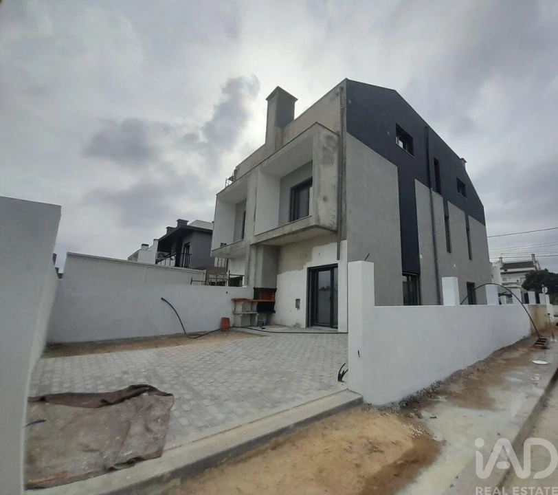 Moradia T4 para Venda em Fernao Ferro Foto 23