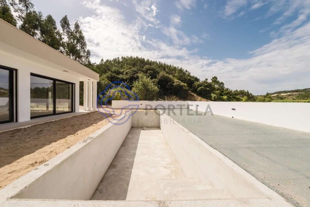 Moradia T3 para Venda em Alvorninha Foto 7