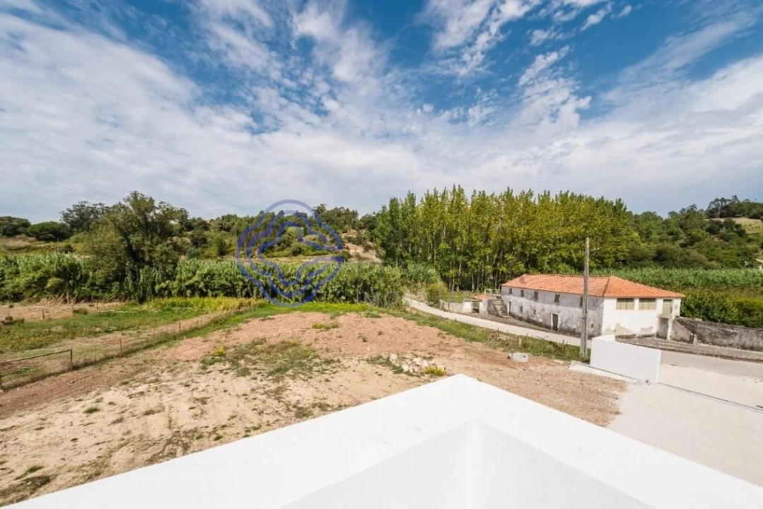 Moradia T3 para Venda em Alvorninha Foto 44