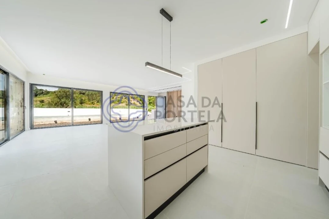 Moradia T3 para Venda em Alvorninha Foto 16