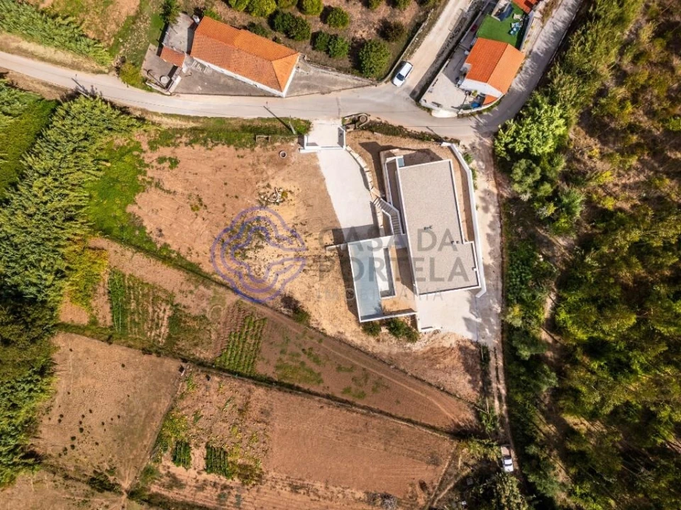 Moradia T3 para Venda em Alvorninha Foto 45