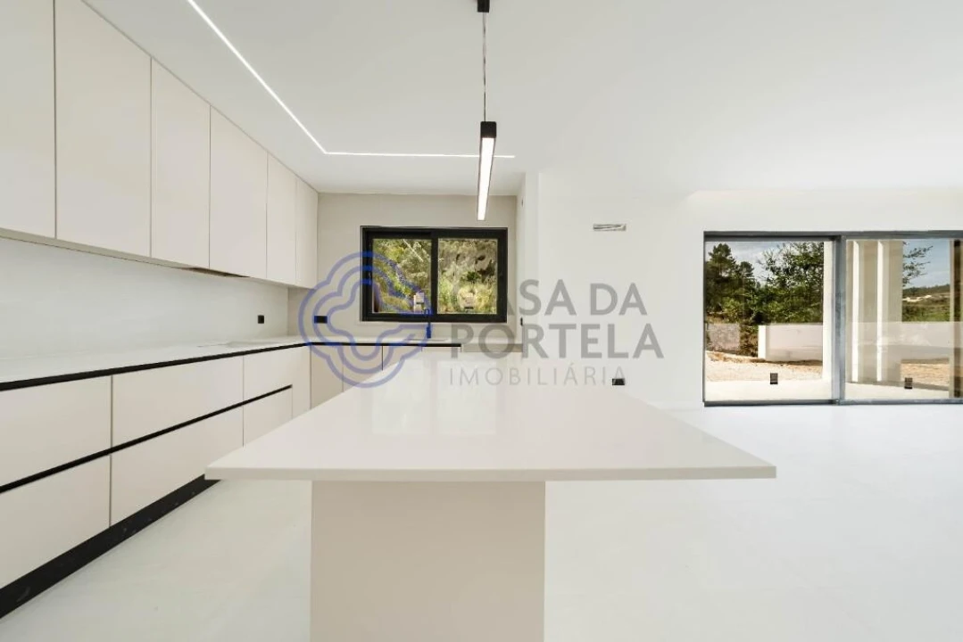 Moradia T3 para Venda em Alvorninha Foto 15