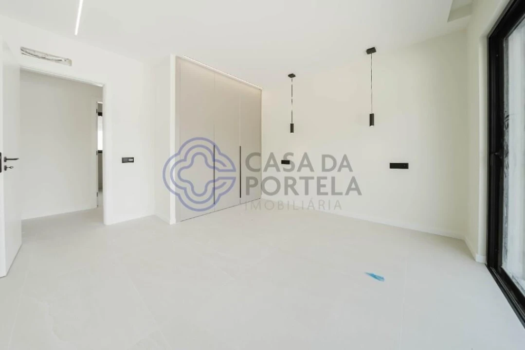 Moradia T3 para Venda em Alvorninha Foto 26