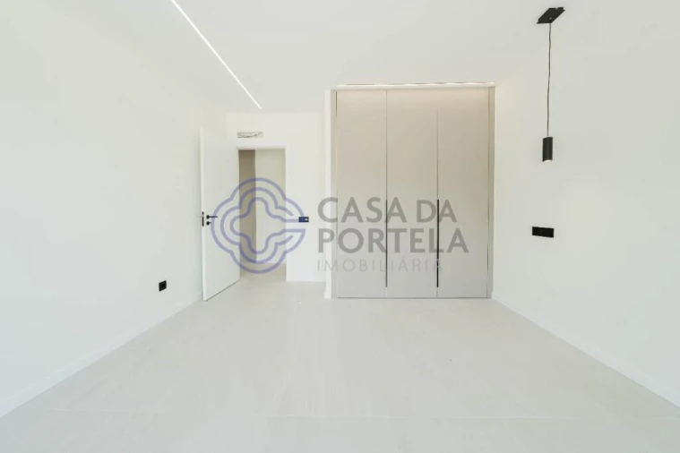 Moradia T3 para Venda em Alvorninha Foto 27