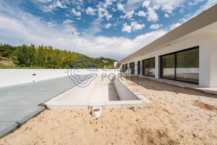 Moradia T3 para Venda em Alvorninha Foto 10