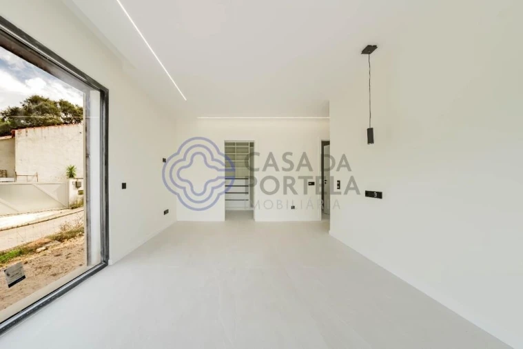 Moradia T3 para Venda em Alvorninha Foto 36