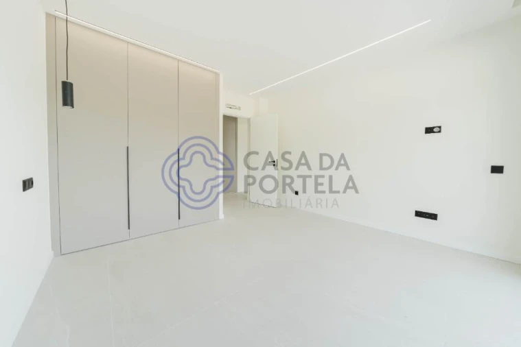 Moradia T3 para Venda em Alvorninha Foto 29