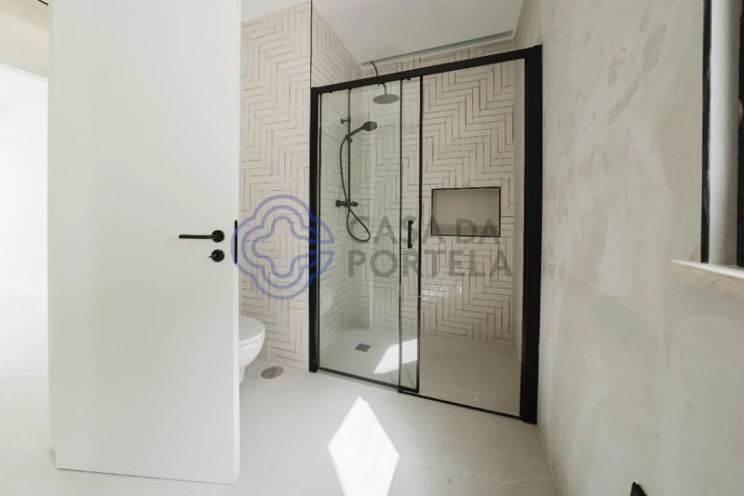 Moradia T3 para Venda em Alvorninha Foto 23