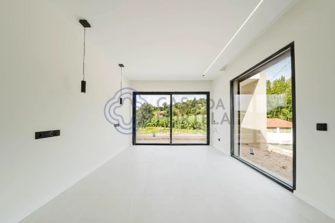 Moradia T3 para Venda em Alvorninha Foto 34