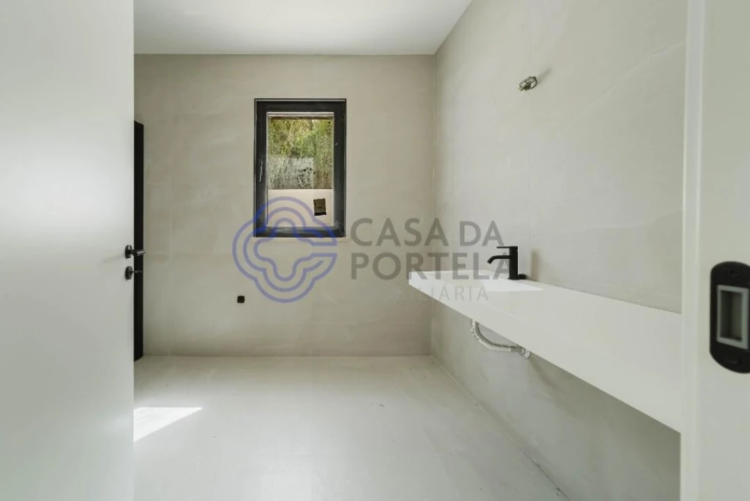 Moradia T3 para Venda em Alvorninha Foto 22