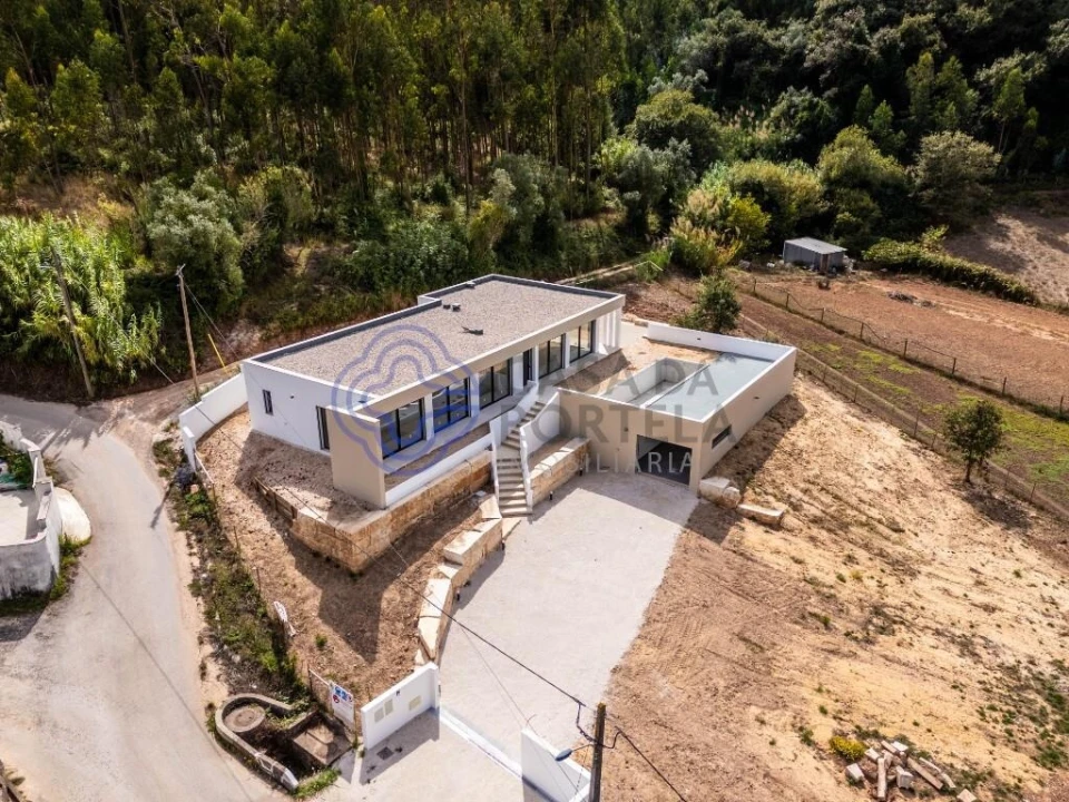 Moradia T3 para Venda em Alvorninha Foto 3