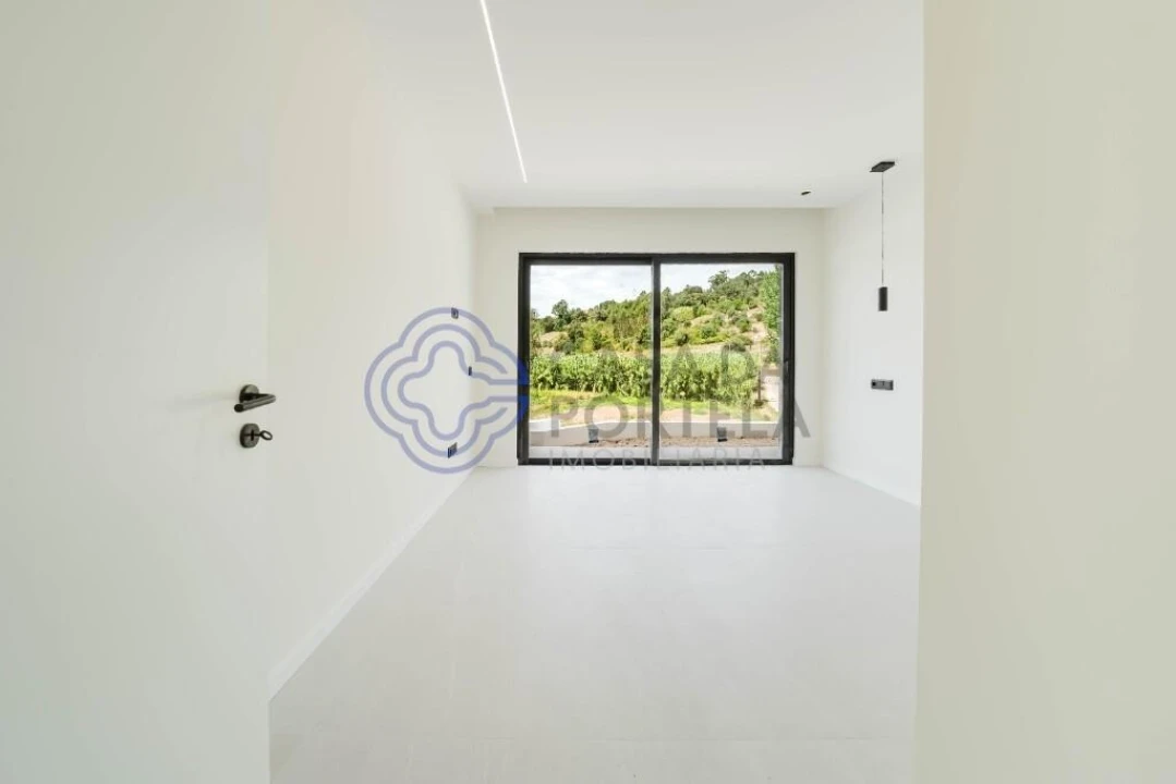 Moradia T3 para Venda em Alvorninha Foto 28