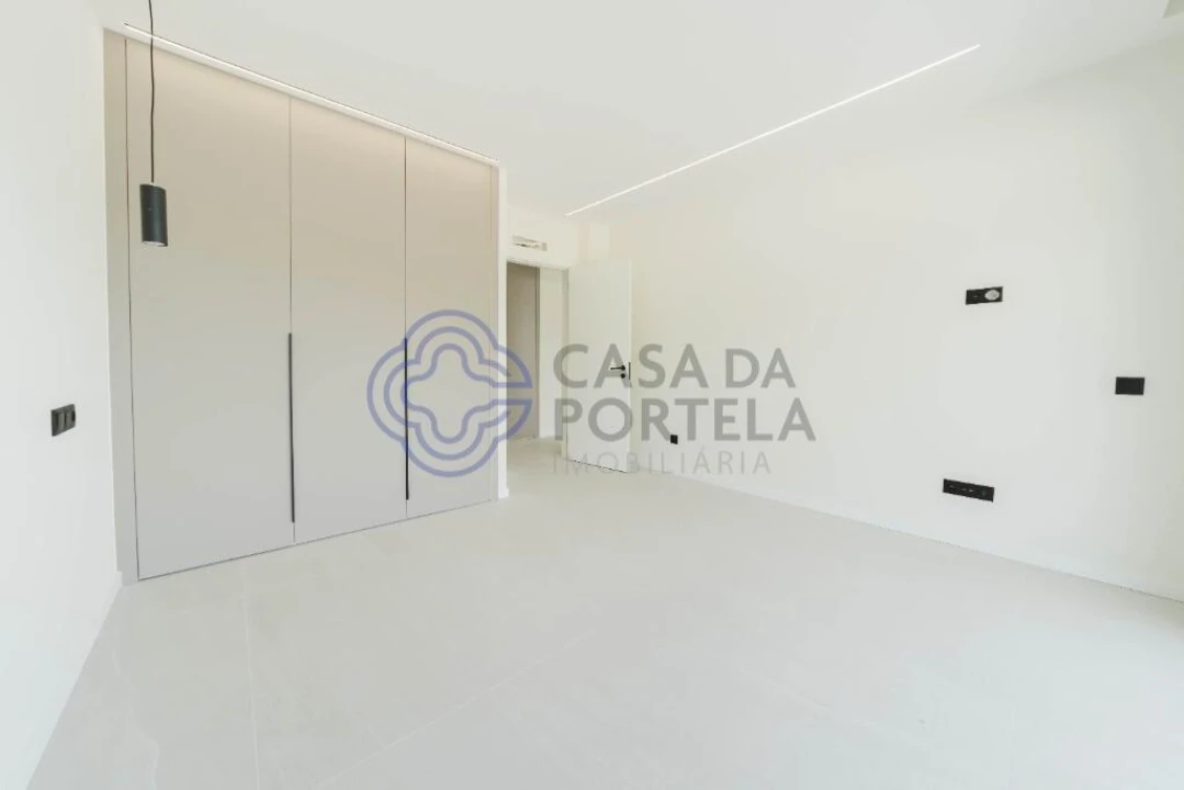 Moradia T3 para Venda em Alvorninha Foto 29