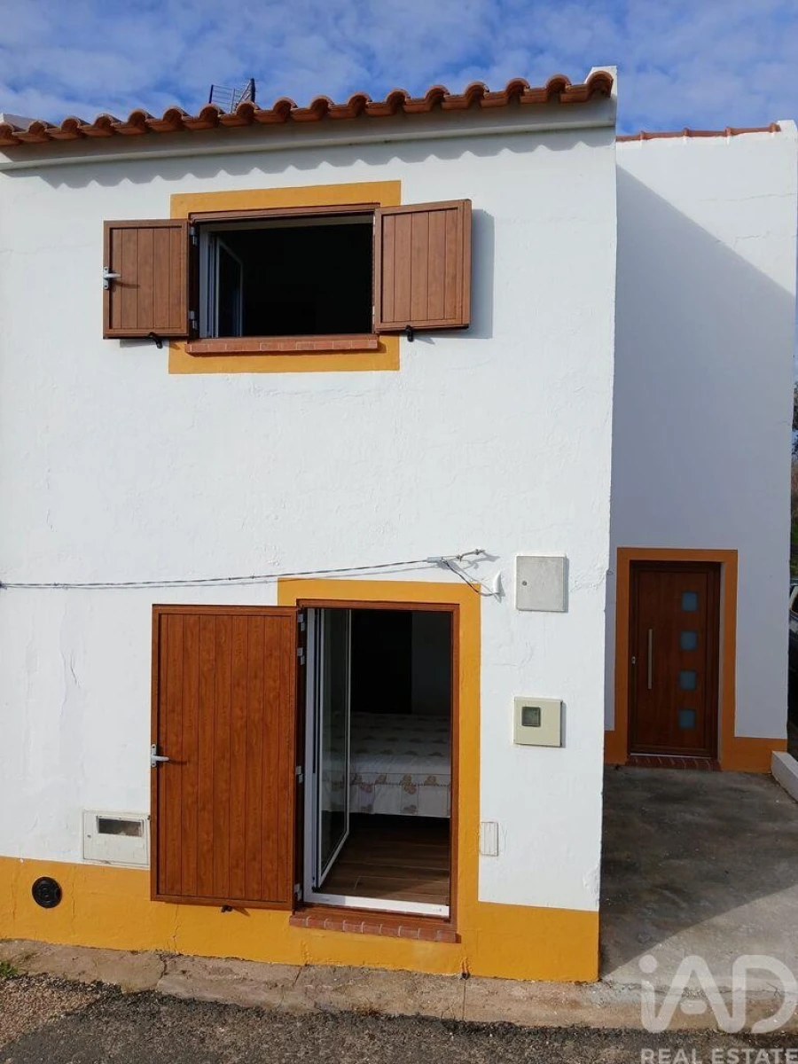 Moradia T3 para Venda em Vale de Santiago