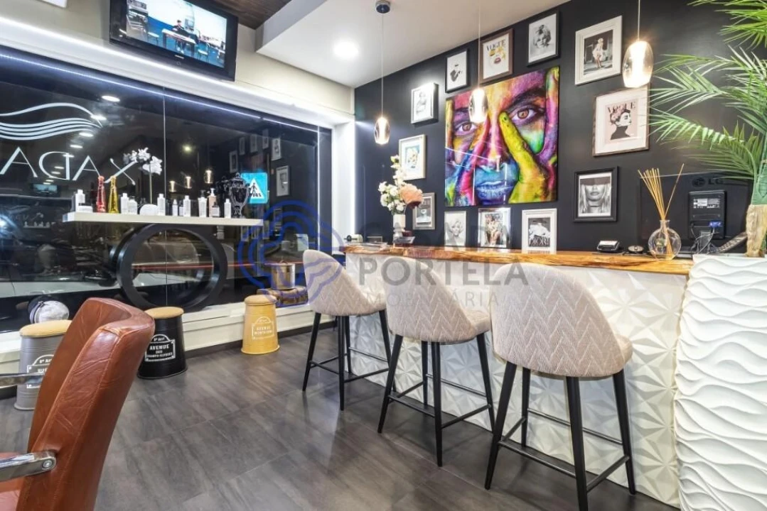 Loja para Trespasse em Mafamude e Vilar do Paraíso Foto 21