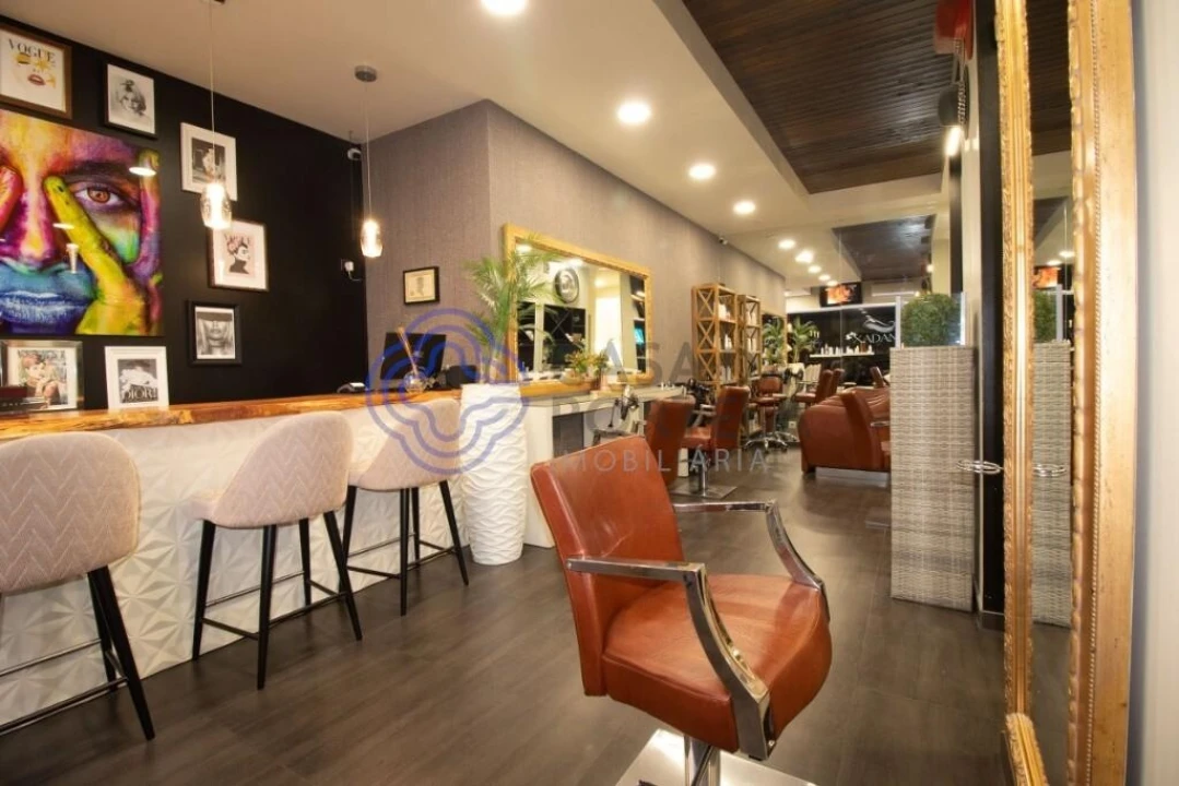 Loja para Trespasse em Mafamude e Vilar do Paraíso Foto 3