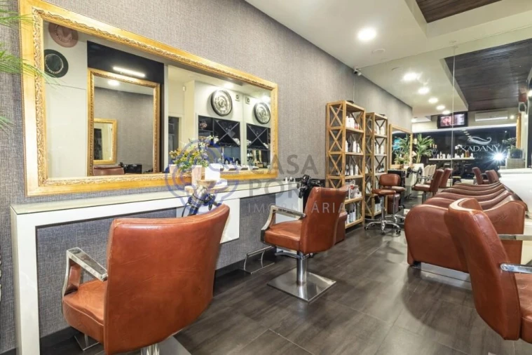 Loja para Trespasse em Mafamude e Vilar do Paraíso Foto 6